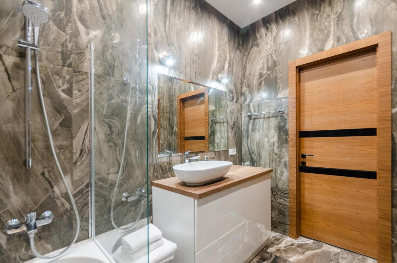 Petrovdom Apartaments 8-188 In Rc Central Park, 7 John Mccain Street Kyiv Exterior foto